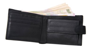 Siyah açık deri cüzdan ve beyaz arka planda klasik para.