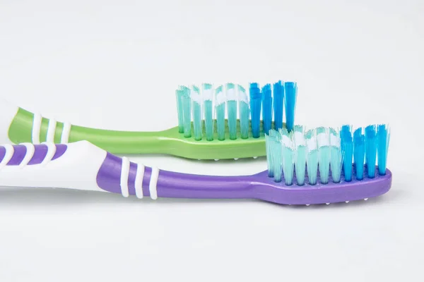 Mehrfarbige Zahnbürste Für Zähne Auf Weißem Hintergrund — Stockfoto