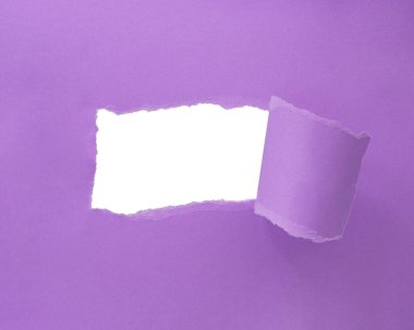 Delikli kağıt menekşe renk arkaplanı