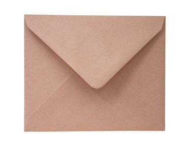 Beyaz arkaplanda izole edilmiş kahverengi zarf