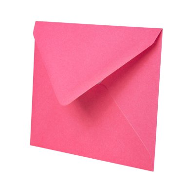 Beyaz arkaplanda pembe zarf postası izole edildi