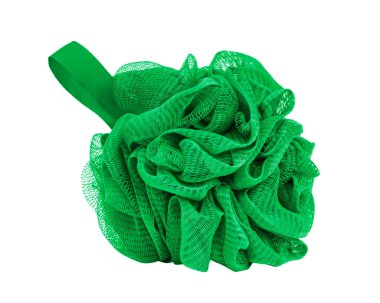 Beyaz arka planda izole edilmiş banyo için yeşil sünger yumuşak tüylü