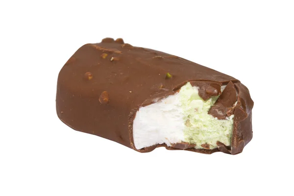 Chocolate Escimo Gelado Com Nozes Isoladas Fundo Branco — Fotografia de Stock
