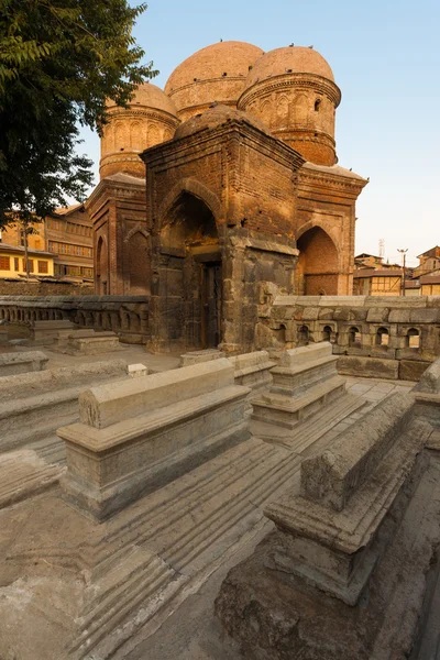 budshah mezar srinagar graves ağaç v