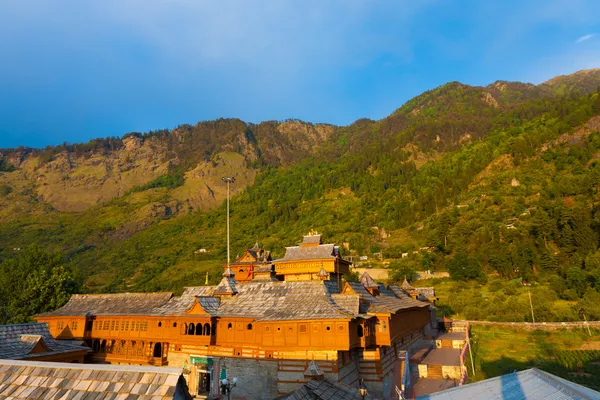 Bhimakali tapınak Dağı ayarı çatı — Stok fotoğraf