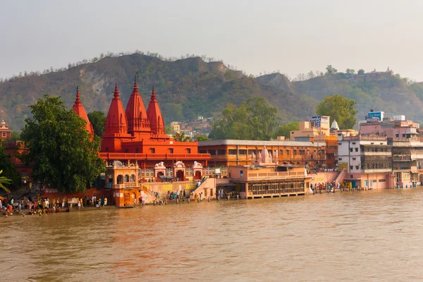 Templo Vermelho Ganges Rio Banho — Fotografia de Stock