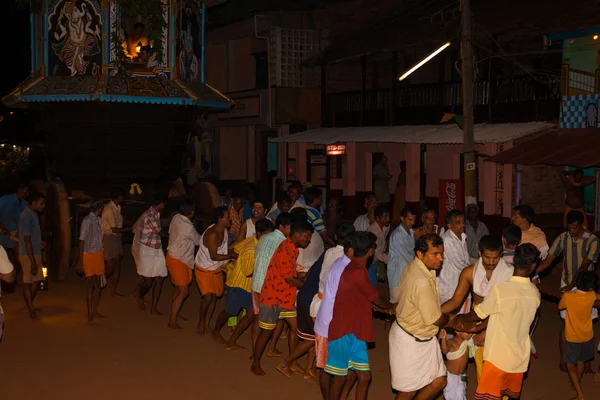 Men Pulling Small Ratha Chariot Festival Gokarna — Stock Photo, Image