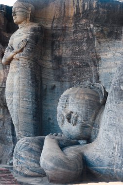 ayakta reclining buddha heykelleri polonnaruwa
