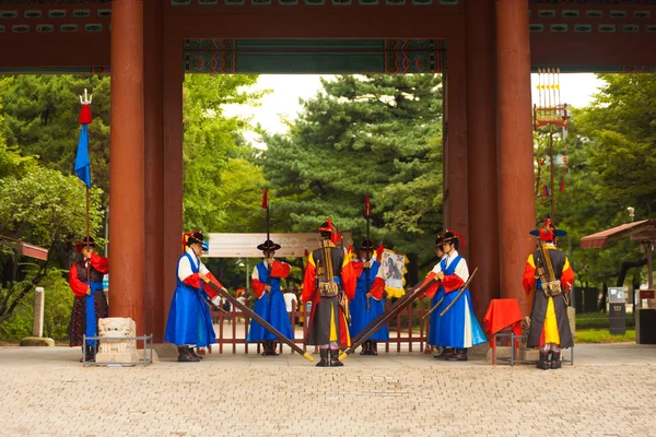 Deoksugung Palace Guardas Entrada Gateway Amplo — Fotografia de Stock