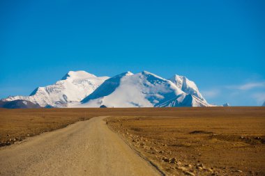 toprak yolun uç Himalaya dağ eğme