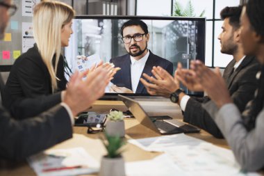 El çırpma görüntüsünü kapat.