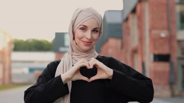 Beautiful Young Muslim Woman Smiling Confident Enthusiastic Cheerful Hands Sign — Vídeos de Stock