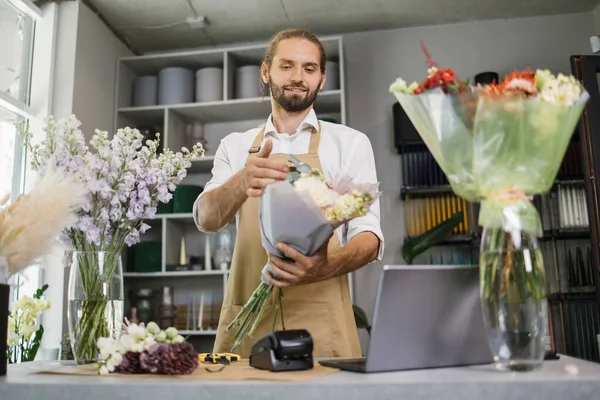 Portrait Male Florist Apron Working Flower Shop Composing Bouquets Fresh —  Fotos de Stock