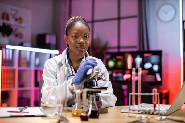 Modern Medical Research Laboratory Portrait African Scientist Working Using Microscope — Zdjęcie stockowe