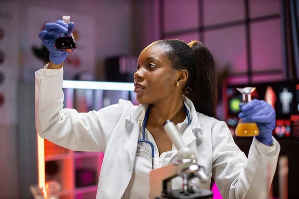 Scientific Innovations Positive Smart Enthusiastic African American Woman Scientist Looking — Stok fotoğraf