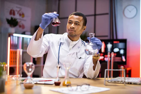 Scientific Innovations Positive Smart Enthusiastic African American Man Scientist Looking — Zdjęcie stockowe