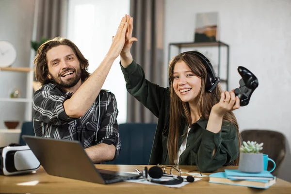 Cheerful Young Couple Friends Boy Girl Giving High Five Each — Stock Fotó