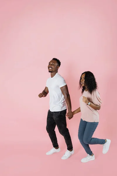 Full Length Shot African American Man Woman Casual Outfit Walking — Stock Photo, Image