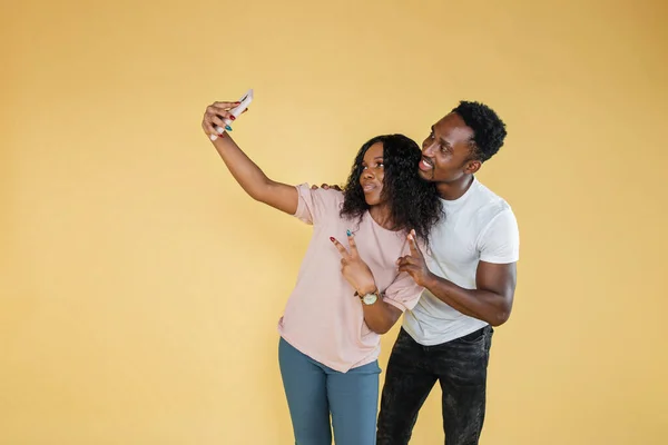 Joyful People Using Mobile Phone Take Selfies Together Studio African — Fotografia de Stock