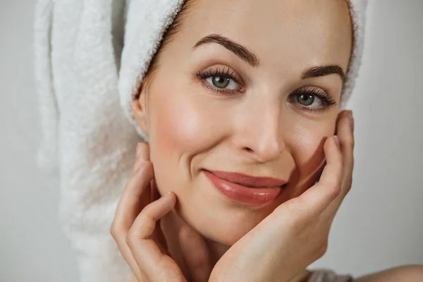 Portrait Smiling Caucasian Woman Healthy Skin Towel Posing Grey Background — Stock Fotó