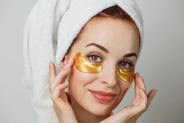 Close Face Adorable Young Woman Towel Shower Using Golden Collagen — Fotografia de Stock