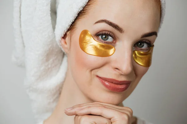 Close Face Adorable Young Woman Towel Shower Using Golden Collagen — Stock Fotó
