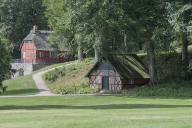 ormanda yarı ahşap evleri