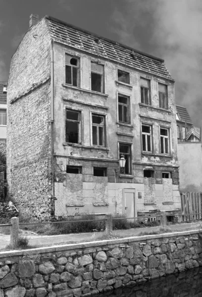 Casa abandonada —  Fotos de Stock