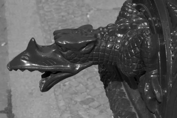 Железный дракон — стоковое фото