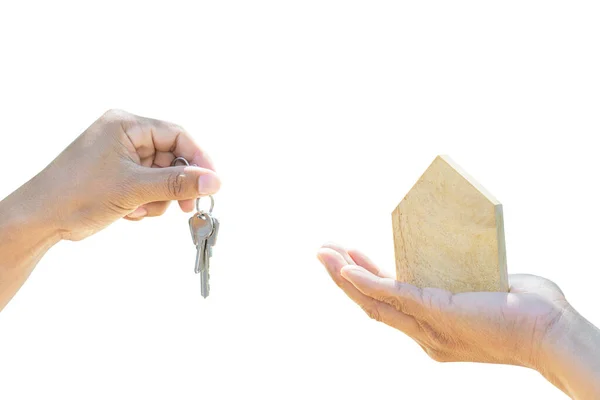 Close Modelu Gospodarstwa Domowego Klucz Domu Ręku Zatwierdzenie Kredytu Hipotecznego — Zdjęcie stockowe