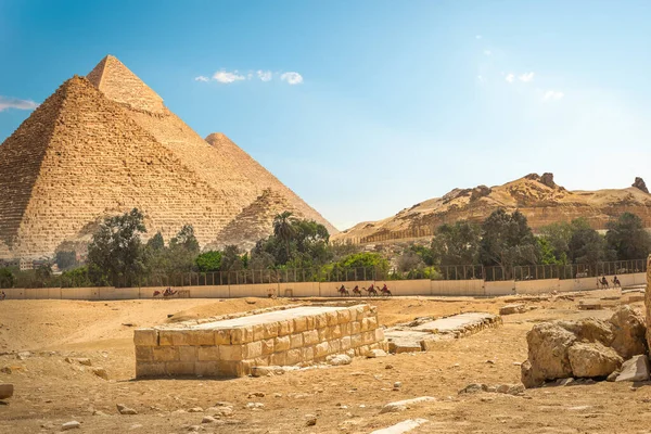 Fence Great Pyramids Cairo Desert Egypt — Foto Stock