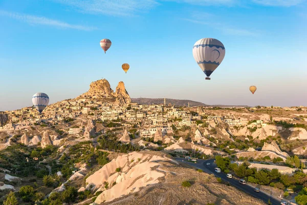 Hot Air Balloons Uchhisar Ancient Town Cappadocia — Stock Photo, Image