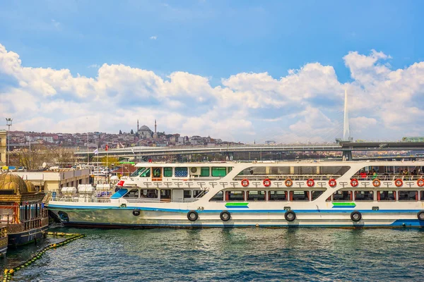 Touristic boat in Istanbul — Foto de Stock