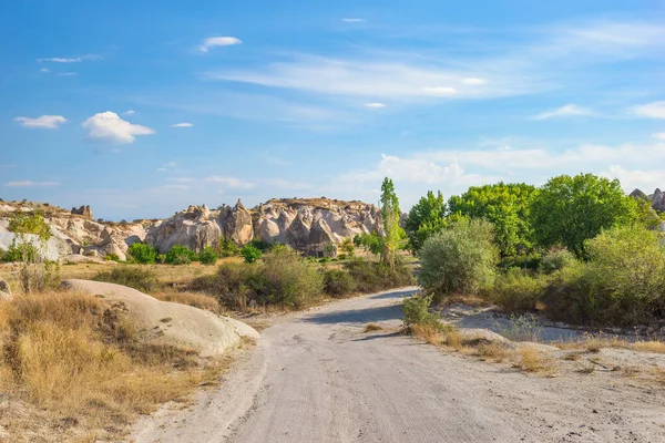 Kapadokya, Türkiye 'deki Aşk Vadisi yolu