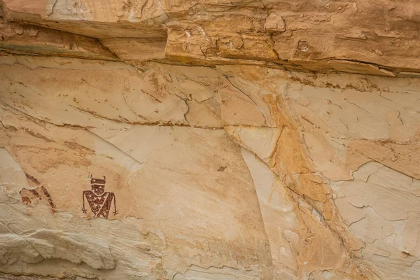 犹他州神殿山洗浴象形文字面板上石刻的封闭 — 图库照片