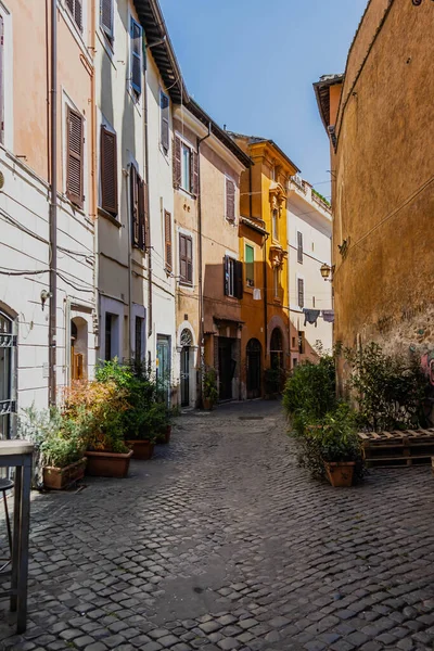 Alley Leading Traditional Homes Trastevere Neighborhood Rome Bright Sunny Day — Stock Photo, Image