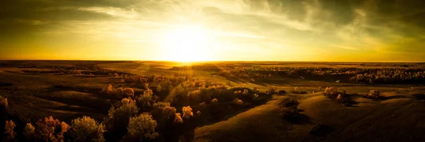 Luftaufnahme Eines Sonnenuntergangs Über Den Sanften Hügeln Der Great Plains — Stockfoto