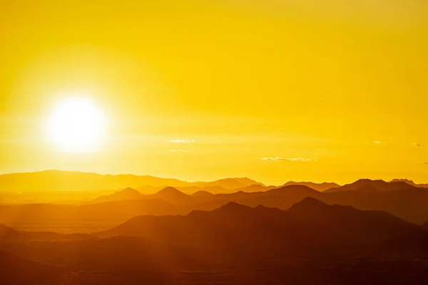 Sun Setting Mountains Sonoran Desert Arizona Air Lit Golden Light — ストック写真