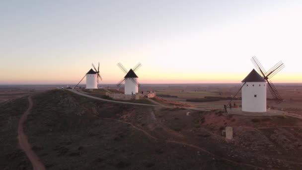 Drone Footage Four Windmills Taken Sunset Typical Scenery Castilla Mancha — Stockvideo