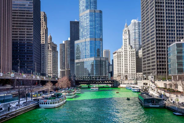 Chicago Nehri Nin Her Yıl Boyanması Chicago Tesisatçılar Birliği Nin — Stok fotoğraf