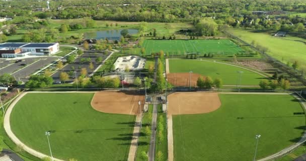 Luchtfoto Van Een Multi Use Speelveld Complex Met Voetbal Lacrosse — Stockvideo