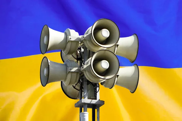 Alarme Rua Alto Falante Contra Fundo Bandeira Ucrânia Alto Falante — Fotografia de Stock