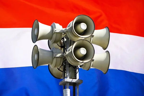 Street Alarm Högtalare Nederländerna Flagga Bakgrund Högtalare Gatan Sirenen Luftlarm — Stockfoto