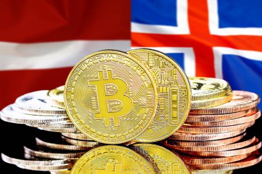Letonya ve İzlanda bayrağının arka planında bitcoinler var. Letonya ve İzlanda 'daki kripto para birimi ve engelleme teknolojisi yatırımcıları için kavram