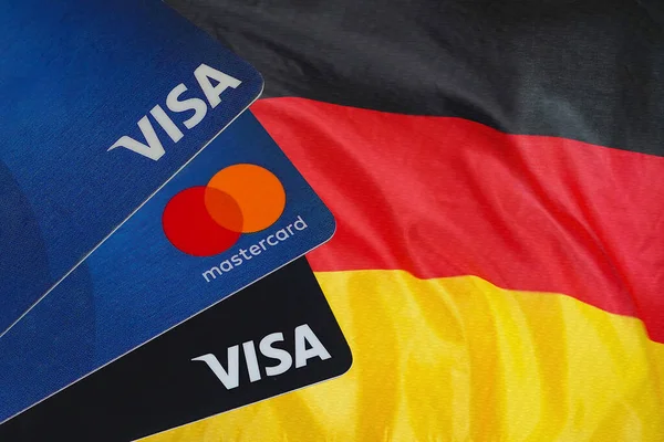 Visa Card Mastercard Debetní Karty Pozadí Německé Vlajky Března2022 Tel — Stock fotografie