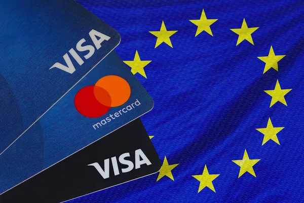 Visa Card Mastercard Debetní Karty Pozadí Vlajky Evropské Unie Března2022 — Stock fotografie