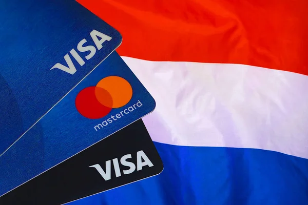 Visa Card Mastercard Debetní Karty Pozadí Nizozemské Vlajky Března2022 Tel — Stock fotografie