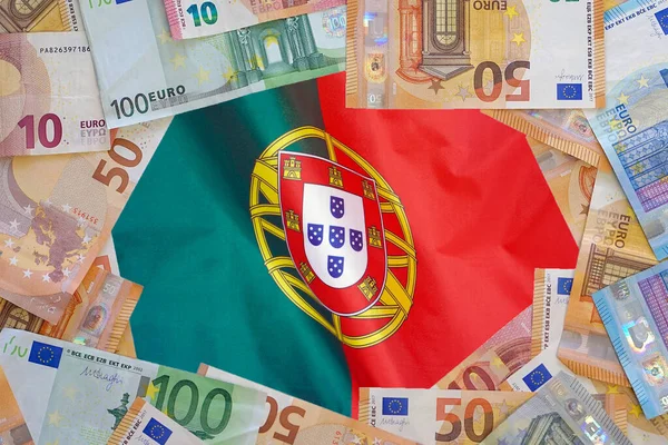 Převod Eurobankovek Pozadí Vlajky Portugalska Jiný Rámec Pro Eurobankovky Koncepce — Stock fotografie