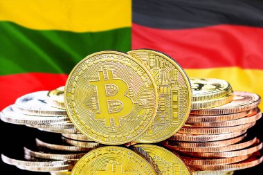 Litvanya ve Almanya bayrağının arka planında bitcoinler. Litvanya ve Almanya 'daki kripto para birimi ve engelleme teknolojisi yatırımcıları için kavram