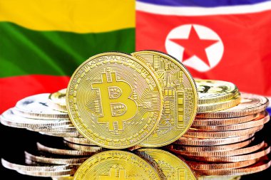 Litvanya ve Kuzey Kore bayrağının arka planında bitcoinler var. Litvanya ve Kuzey Kore 'deki kripto para birimi ve engelleme teknolojisi yatırımcıları için kavram